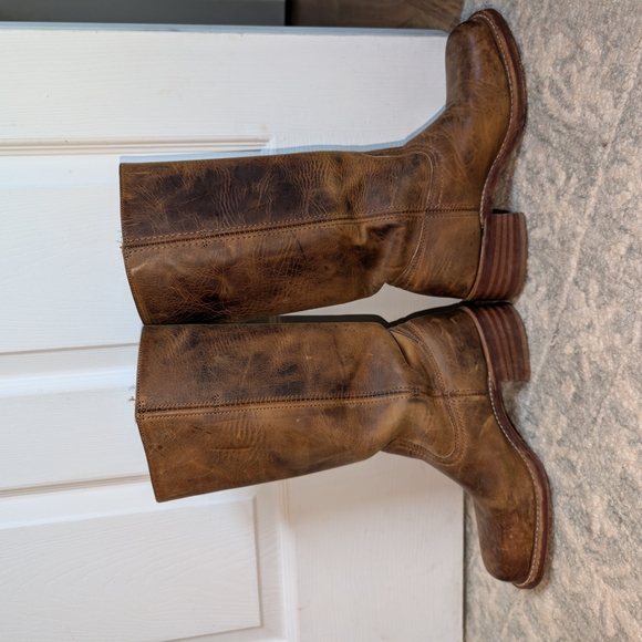 Vintage Frye Distressed Tan Leather Heeled Boots, Women's Size 9M - Picture 9 of 16